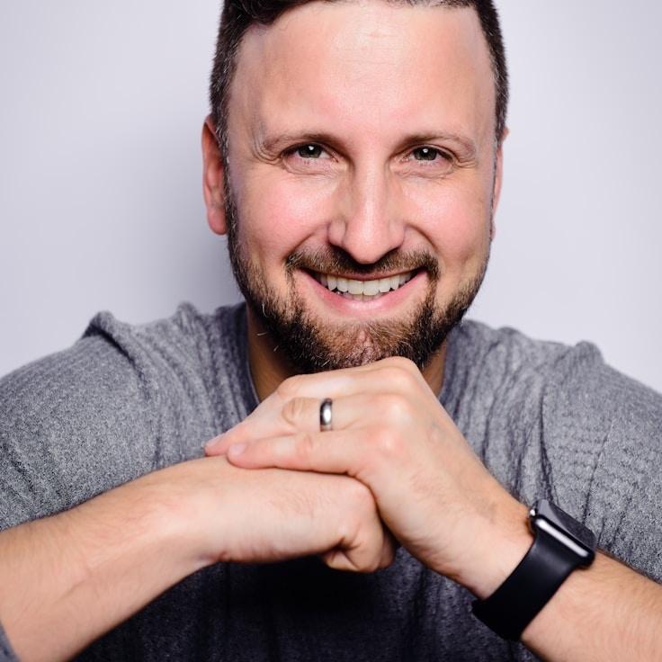 Portrait of Nova Singh, group coordinator and fusion cooking expert